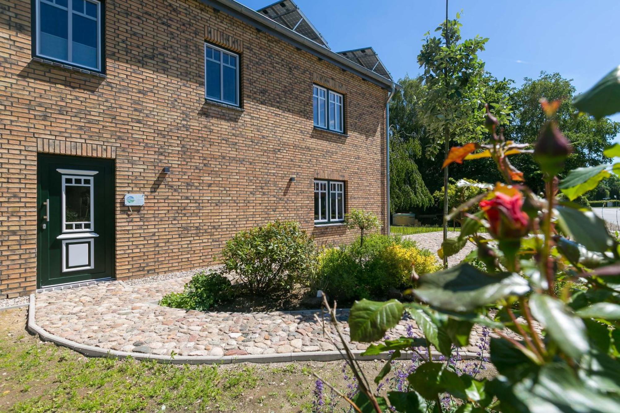 Ferienhof-Eiderdeich Wohnung Hertha Delve Exterior photo